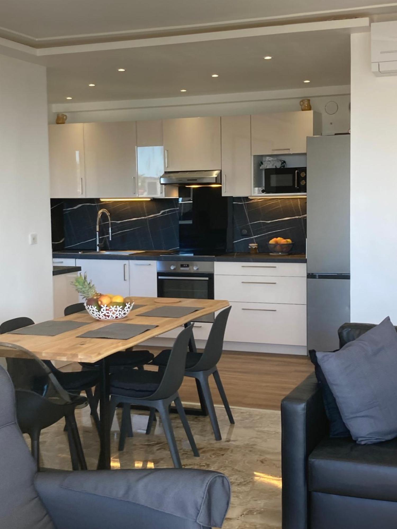 Cannes, Sea View, Suite Parentale , Salle De Bain Privee, Acces Plages & Vue Mer Du Salon Dans Appartement Partage Chez L'Habitant ,, Cannes Sea View Private Room With Ensuite In Shared 3-Bedroom Beach Apartment, Beach Access Exterior foto